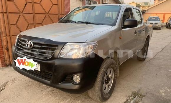 Buy Used Toyota Hilux Beige Car in Brazzaville in Municipality of Brazzaville Buy Used Toyota Hilux Beige Car in Brazzaville in Municipality of Brazzaville