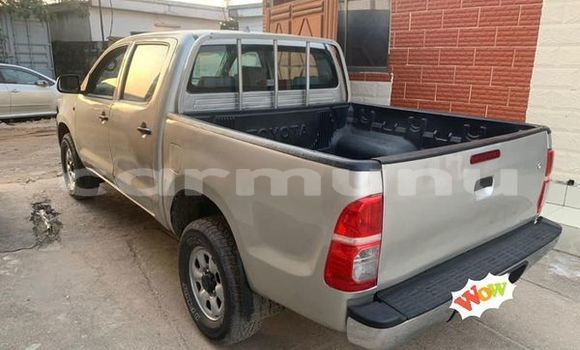 Buy Used Toyota Hilux Beige Car in Brazzaville in Municipality of Brazzaville Buy Used Toyota Hilux Beige Car in Brazzaville in Municipality of Brazzaville