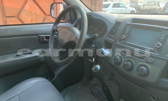 Buy Used Toyota Hilux Beige Car in Brazzaville in Municipality of Brazzaville Buy Used Toyota Hilux Beige Car in Brazzaville in Municipality of Brazzaville