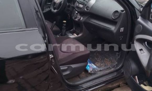 Acheter Occasion Voiture Toyota RAV4 Noir à Brazzaville, Commune de Brazzaville Acheter Occasion Voiture Toyota RAV4 Noir à Brazzaville, Commune de Brazzaville