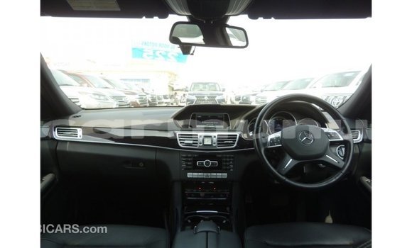 Buy Import Mercedes-Benz 200 Blue Car in Import - Dubai in Region of Bouenza Buy Import Mercedes-Benz 200 Blue Car in Import - Dubai in Region of Bouenza