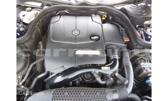 Buy Import Mercedes-Benz 200 Blue Car in Import - Dubai in Region of Bouenza Buy Import Mercedes-Benz 200 Blue Car in Import - Dubai in Region of Bouenza