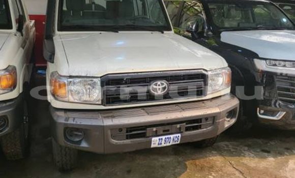Acheter Occasion Voiture Toyota Land Cruiser Blanc à Brazzaville, Commune de Brazzaville Acheter Occasion Voiture Toyota Land Cruiser Blanc à Brazzaville, Commune de Brazzaville