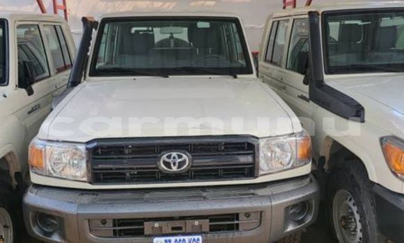 Acheter Occasion Voiture Toyota Land Cruiser Blanc à Brazzaville, Commune de Brazzaville Acheter Occasion Voiture Toyota Land Cruiser Blanc à Brazzaville, Commune de Brazzaville