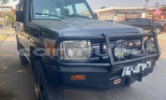 Acheter Occasion Voiture Toyota Land Cruiser Gris à Pointe–Noire, Région du Kouilou Acheter Occasion Voiture Toyota Land Cruiser Gris à Pointe–Noire, Région du Kouilou