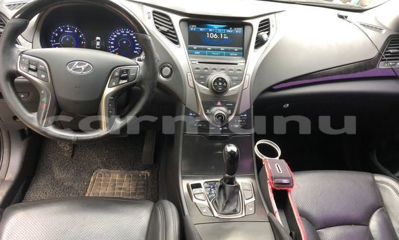 Acheter Neuf Voiture Hyundai Grandeur Noir à Brazzaville, Commune de Brazzaville Acheter Neuf Voiture Hyundai Grandeur Noir à Brazzaville, Commune de Brazzaville