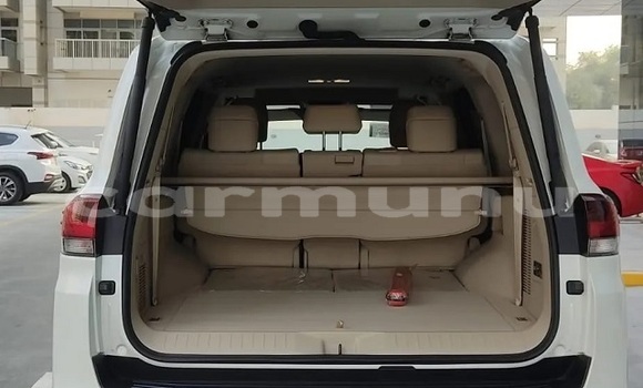 Acheter Occasion Voiture Toyota Land Cruiser Blanc à Djambala, Plateaux Acheter Occasion Voiture Toyota Land Cruiser Blanc à Djambala, Plateaux