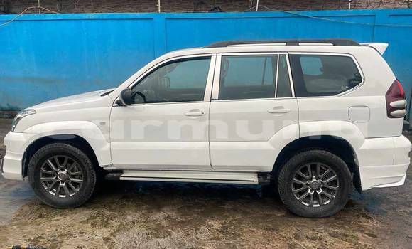 Acheter Occasion Voiture Toyota Prado Blanc à Brazzaville, Commune de Brazzaville Acheter Occasion Voiture Toyota Prado Blanc à Brazzaville, Commune de Brazzaville