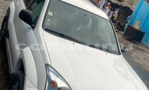 Acheter Occasion Voiture Toyota Prado Blanc à Brazzaville, Commune de Brazzaville Acheter Occasion Voiture Toyota Prado Blanc à Brazzaville, Commune de Brazzaville