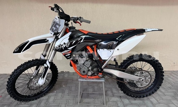 Acheter Occasion Moto KTM 250 Beige à Brazzaville, Commune de Brazzaville