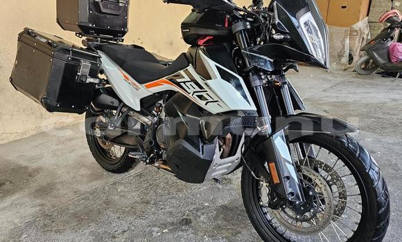Buy Used KTM ADVENTURE White Bike in Brazzaville in Municipality of Brazzaville