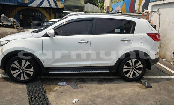 Acheter Occasion Voiture Kia Sportage Blanc à Impfondo, Likouala Acheter Occasion Voiture Kia Sportage Blanc à Impfondo, Likouala