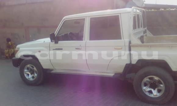 Acheter Occasion Voiture Toyota Land Cruiser Blanc à Brazzaville, Commune de Brazzaville Acheter Occasion Voiture Toyota Land Cruiser Blanc à Brazzaville, Commune de Brazzaville