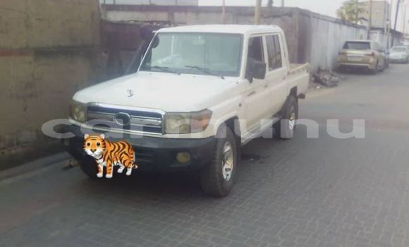 Acheter Occasion Voiture Toyota Land Cruiser Blanc à Brazzaville, Commune de Brazzaville Acheter Occasion Voiture Toyota Land Cruiser Blanc à Brazzaville, Commune de Brazzaville