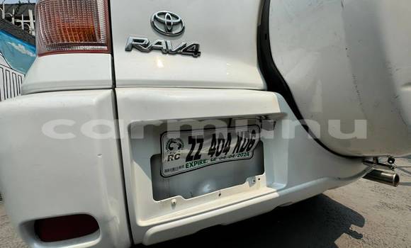 Acheter Occasion Voiture Toyota RAV4 Blanc à Brazzaville, Commune de Brazzaville Acheter Occasion Voiture Toyota RAV4 Blanc à Brazzaville, Commune de Brazzaville