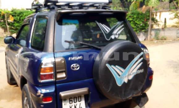 Acheter Occasion Voiture Toyota RAV4 Bleu à Brazzaville, Commune de Brazzaville Acheter Occasion Voiture Toyota RAV4 Bleu à Brazzaville, Commune de Brazzaville