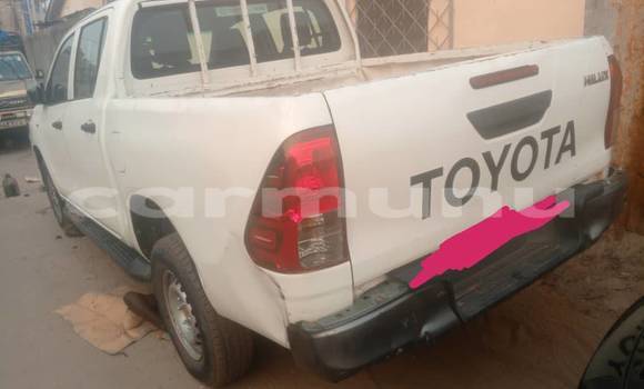 Acheter Occasion Voiture Toyota Hilux Blanc à Brazzaville, Commune de Brazzaville Acheter Occasion Voiture Toyota Hilux Blanc à Brazzaville, Commune de Brazzaville