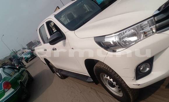 Acheter Occasion Voiture Toyota Hilux Blanc à Brazzaville, Commune de Brazzaville Acheter Occasion Voiture Toyota Hilux Blanc à Brazzaville, Commune de Brazzaville