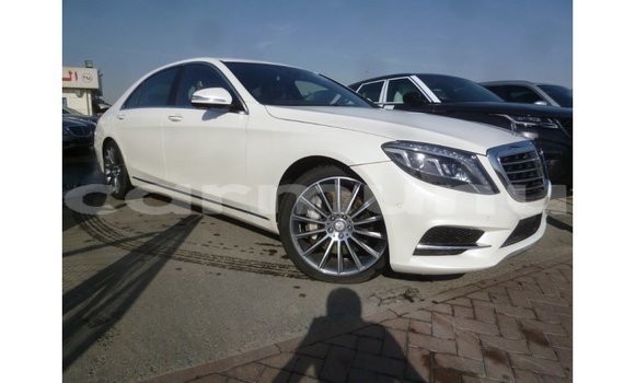 Buy Import Mercedes-Benz 190 White Car in Import - Dubai in Region of Bouenza Buy Import Mercedes-Benz 190 White Car in Import - Dubai in Region of Bouenza
