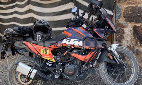 Buy Used KTM Duke Beige Bike in Brazzaville in Municipality of Brazzaville