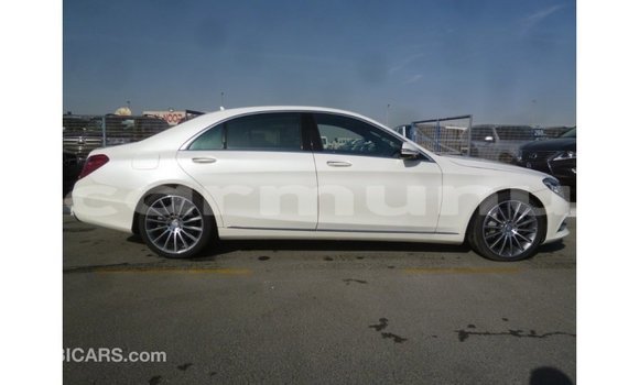 Buy Import Mercedes-Benz 190 White Car in Import - Dubai in Region of Bouenza Buy Import Mercedes-Benz 190 White Car in Import - Dubai in Region of Bouenza