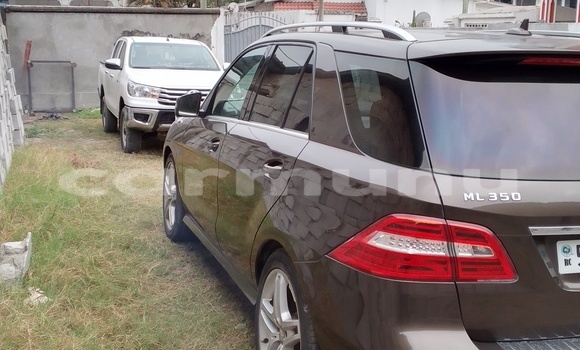 Acheter Occasion Voiture Mercedes-Benz ML–Class Marron à Pointe–Noire, Région du Kouilou Acheter Occasion Voiture Mercedes-Benz ML–Class Marron à Pointe–Noire, Région du Kouilou