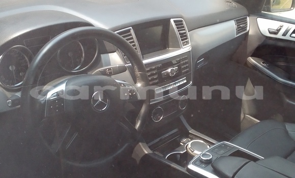 Acheter Occasion Voiture Mercedes-Benz ML–Class Marron à Pointe–Noire, Région du Kouilou Acheter Occasion Voiture Mercedes-Benz ML–Class Marron à Pointe–Noire, Région du Kouilou