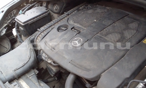 Acheter Occasion Voiture Mercedes-Benz ML–Class Marron à Pointe–Noire, Région du Kouilou Acheter Occasion Voiture Mercedes-Benz ML–Class Marron à Pointe–Noire, Région du Kouilou