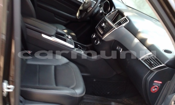 Acheter Occasion Voiture Mercedes-Benz ML–Class Marron à Pointe–Noire, Région du Kouilou Acheter Occasion Voiture Mercedes-Benz ML–Class Marron à Pointe–Noire, Région du Kouilou