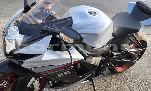 Acheter Occasion Moto Suzuki GSX–R Gris à Brazzaville, Commune de Brazzaville Acheter Occasion Moto Suzuki GSX–R Gris à Brazzaville, Commune de Brazzaville