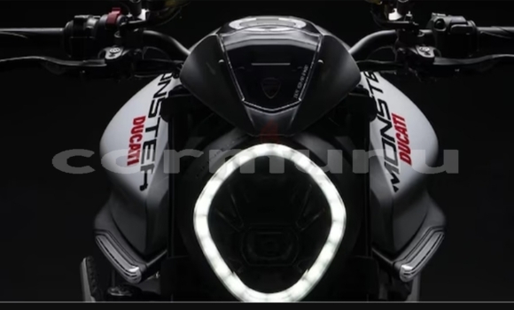 Acheter Occasion Moto Ducati Monster Blanc à Brazzaville, Commune de Brazzaville Acheter Occasion Moto Ducati Monster Blanc à Brazzaville, Commune de Brazzaville