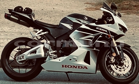 Buy Used Honda CBR White Bike in Brazzaville in Municipality of Brazzaville