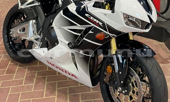 Buy Used Honda CBR White Bike in Brazzaville in Municipality of Brazzaville Buy Used Honda CBR White Bike in Brazzaville in Municipality of Brazzaville