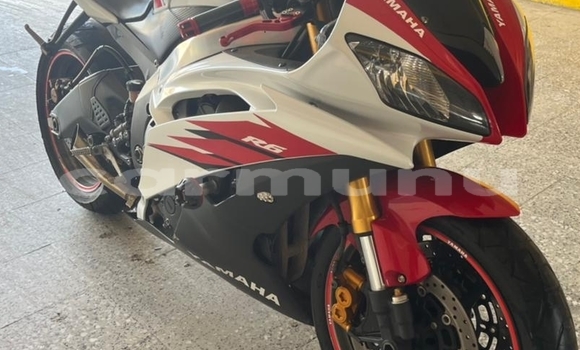Buy Used Yamaha YZF White Bike in Brazzaville in Municipality of Brazzaville