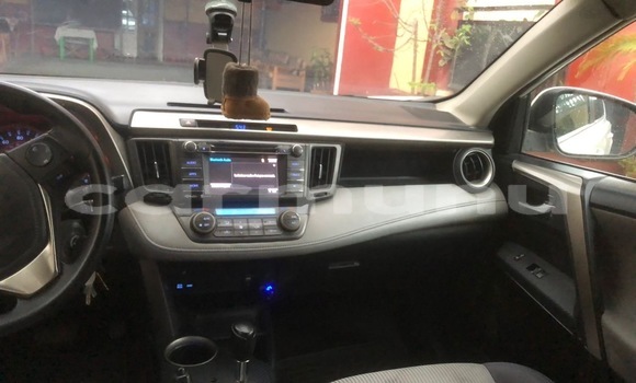 Acheter Occasion Voiture Toyota RAV4 Blanc à Pointe–Noire, Région du Kouilou Acheter Occasion Voiture Toyota RAV4 Blanc à Pointe–Noire, Région du Kouilou