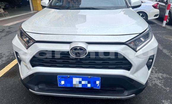 Acheter Import Voiture Toyota RAV4 Blanc à Brazzaville, Commune de Brazzaville Acheter Import Voiture Toyota RAV4 Blanc à Brazzaville, Commune de Brazzaville