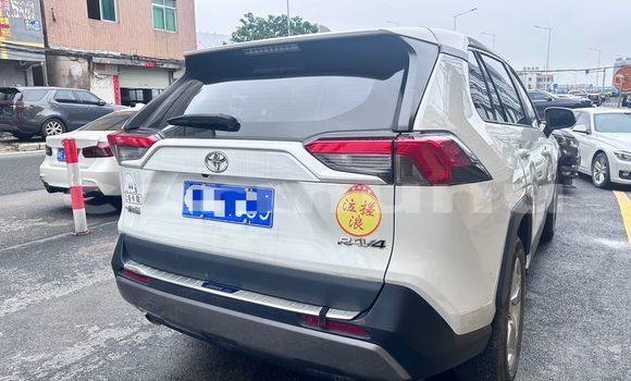 Acheter Import Voiture Toyota RAV4 Blanc à Brazzaville, Commune de Brazzaville Acheter Import Voiture Toyota RAV4 Blanc à Brazzaville, Commune de Brazzaville