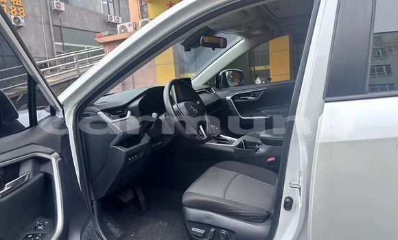 Acheter Import Voiture Toyota RAV4 Blanc à Brazzaville, Commune de Brazzaville Acheter Import Voiture Toyota RAV4 Blanc à Brazzaville, Commune de Brazzaville