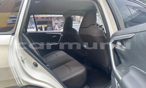 Acheter Import Voiture Toyota RAV4 Blanc à Brazzaville, Commune de Brazzaville Acheter Import Voiture Toyota RAV4 Blanc à Brazzaville, Commune de Brazzaville