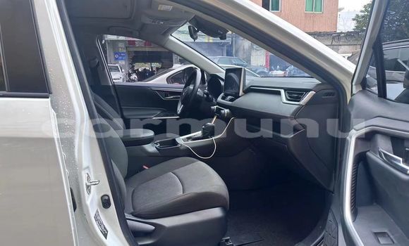 Acheter Import Voiture Toyota RAV4 Blanc à Brazzaville, Commune de Brazzaville Acheter Import Voiture Toyota RAV4 Blanc à Brazzaville, Commune de Brazzaville