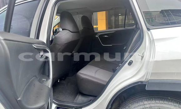 Acheter Import Voiture Toyota RAV4 Blanc à Brazzaville, Commune de Brazzaville Acheter Import Voiture Toyota RAV4 Blanc à Brazzaville, Commune de Brazzaville