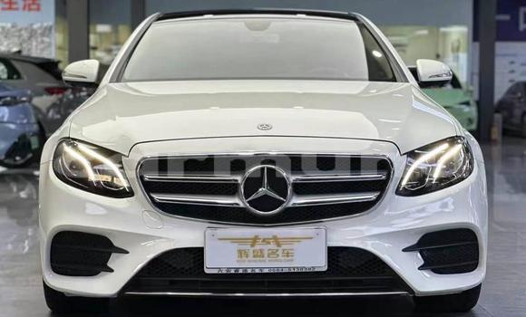 Acheter Import Voiture Mercedes-Benz E200 Blanc à Brazzaville, Commune de Brazzaville Acheter Import Voiture Mercedes-Benz E200 Blanc à Brazzaville, Commune de Brazzaville