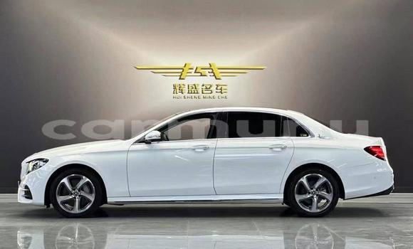 Acheter Import Voiture Mercedes-Benz E200 Blanc à Brazzaville, Commune de Brazzaville Acheter Import Voiture Mercedes-Benz E200 Blanc à Brazzaville, Commune de Brazzaville