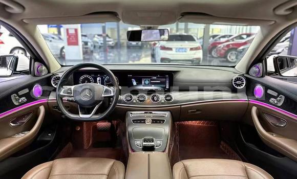 Acheter Import Voiture Mercedes-Benz E200 Blanc à Brazzaville, Commune de Brazzaville Acheter Import Voiture Mercedes-Benz E200 Blanc à Brazzaville, Commune de Brazzaville