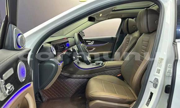 Acheter Import Voiture Mercedes-Benz E200 Blanc à Brazzaville, Commune de Brazzaville Acheter Import Voiture Mercedes-Benz E200 Blanc à Brazzaville, Commune de Brazzaville