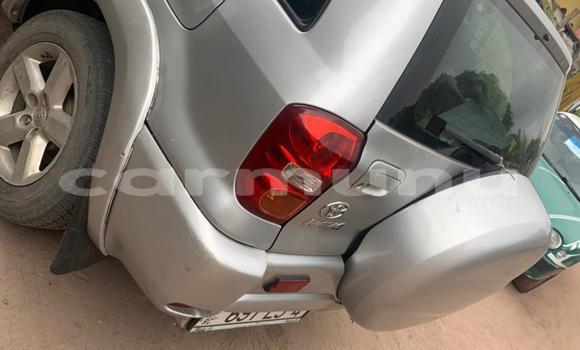 Acheter Occasion Voiture Toyota RAV4 Gris à Brazzaville, Commune de Brazzaville Acheter Occasion Voiture Toyota RAV4 Gris à Brazzaville, Commune de Brazzaville