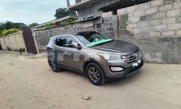 Acheter Occasion Voiture Hyundai Santa Fe Gris à Brazzaville, Commune de Brazzaville Acheter Occasion Voiture Hyundai Santa Fe Gris à Brazzaville, Commune de Brazzaville