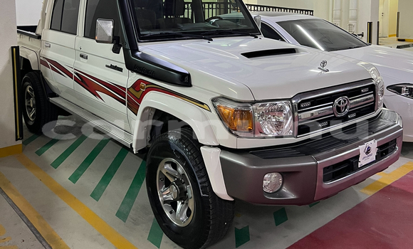 Acheter Occasion Voiture Toyota Land Cruiser Blanc à Brazzaville, Commune de Brazzaville Acheter Occasion Voiture Toyota Land Cruiser Blanc à Brazzaville, Commune de Brazzaville