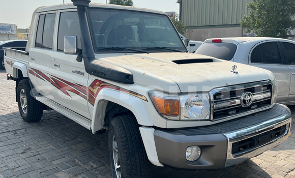 Acheter Occasion Voiture Toyota Land Cruiser Blanc à Brazzaville, Commune de Brazzaville Acheter Occasion Voiture Toyota Land Cruiser Blanc à Brazzaville, Commune de Brazzaville