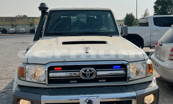 Acheter Occasion Voiture Toyota Land Cruiser Blanc à Brazzaville, Commune de Brazzaville Acheter Occasion Voiture Toyota Land Cruiser Blanc à Brazzaville, Commune de Brazzaville